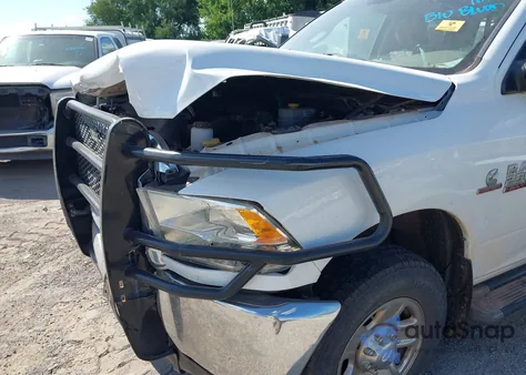 2018 Ram 2500 Tradesman 4X4 6'4 Box z USA, uszkodzony, nr VIN 3C6UR5CL4JG191534